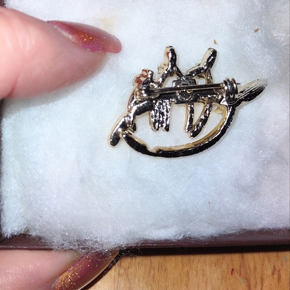 Vintage Wishbone Brooch w/ Aquamarine Rhinestones - Picture 4 of 6